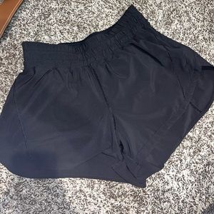 HR lululemon shorts